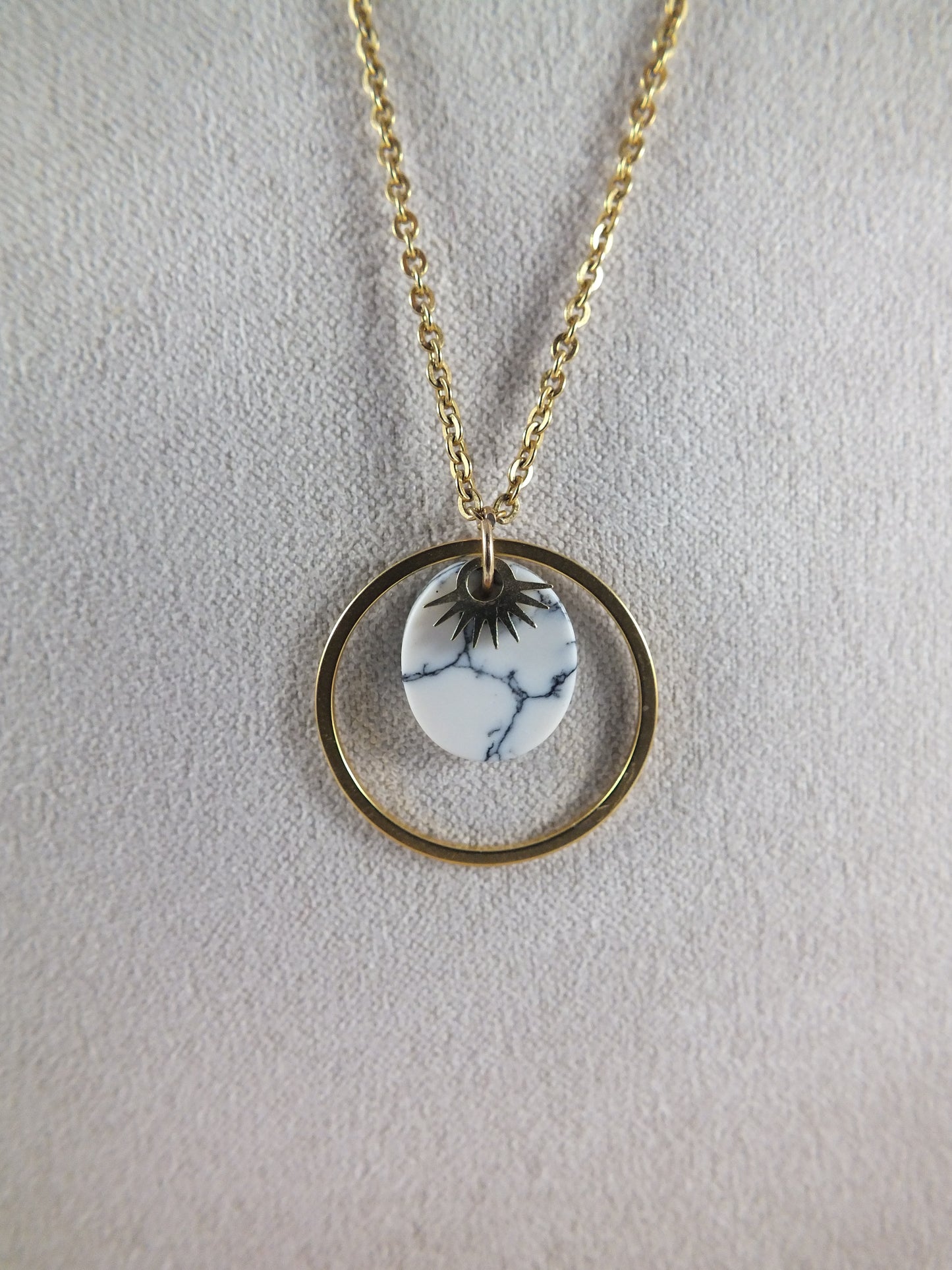 Collier Menhyt